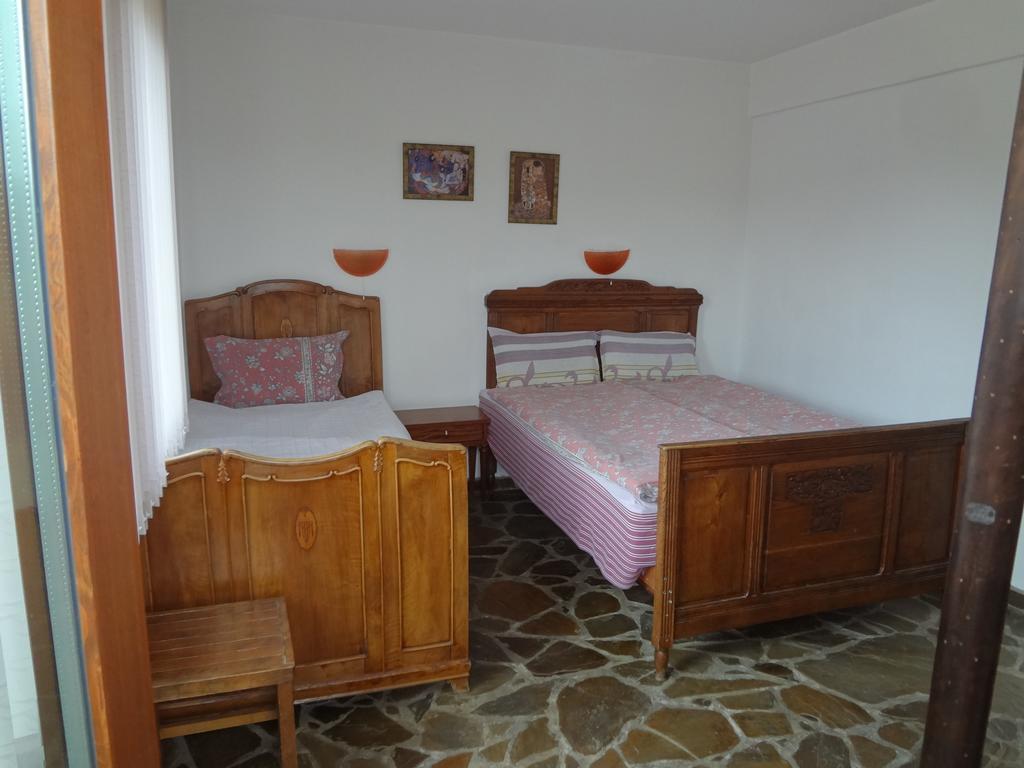 Guest House Diabora アルバナシ エクステリア 写真