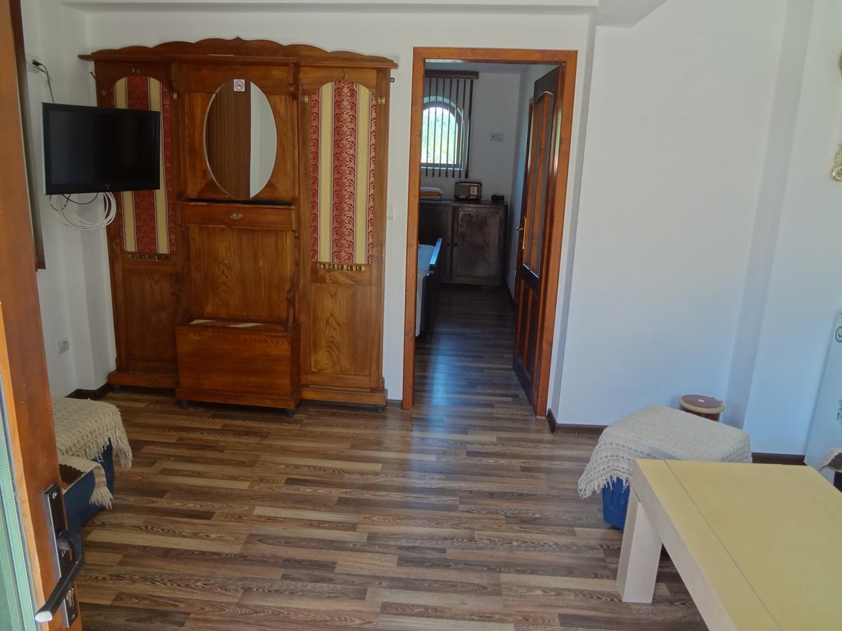 Guest House Diabora アルバナシ エクステリア 写真